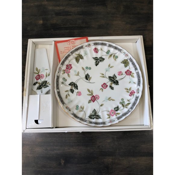 Andrea by Sadek Cake Plate with Server Made in Japan Foral Design - Picture 1 of 6
